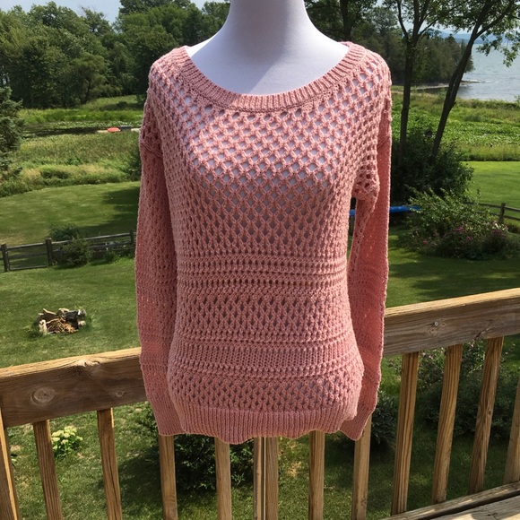 American Eagle Sweater ๐ฆ
- Picture 3 of 7